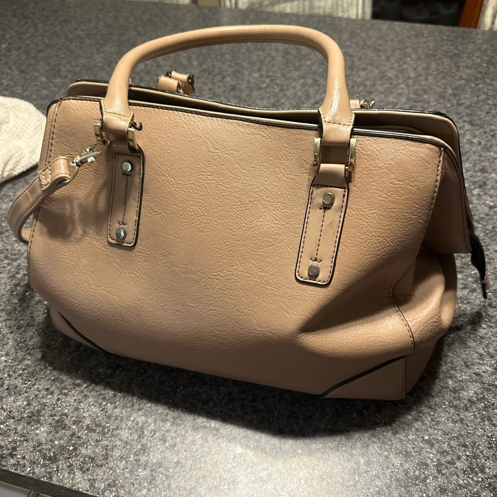 Tan carry bag